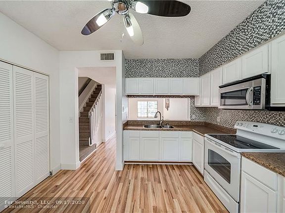 4th image of 3309 Confetti Ln #61