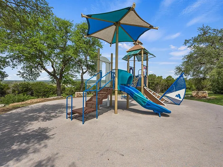 8000 Prairie Rye Dr — Photo 43