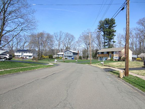 5th image of 100 Cornell Cir