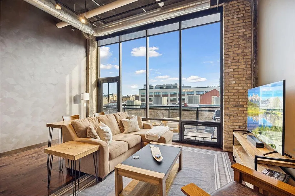 1 bed, 1.0 bath, 751 sqft, $2,495 — Photo 3