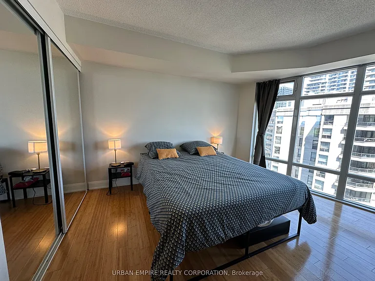 2181 Yonge St #1602 — Photo 12