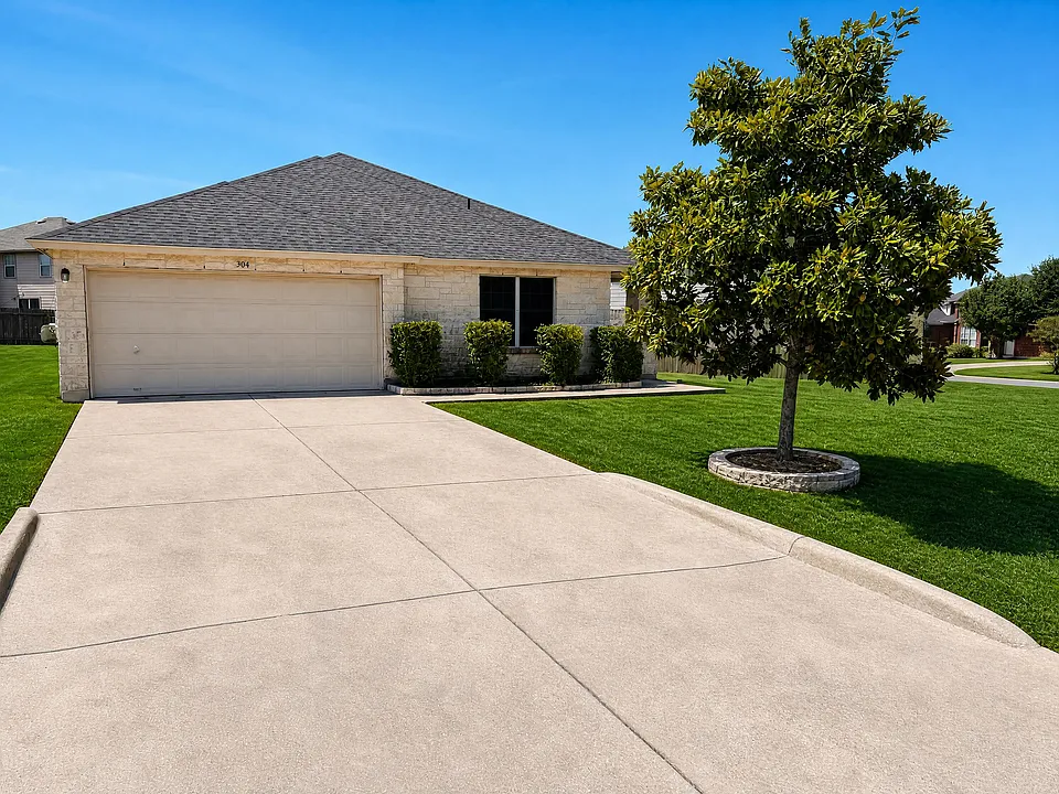 304 Santolina Ln
