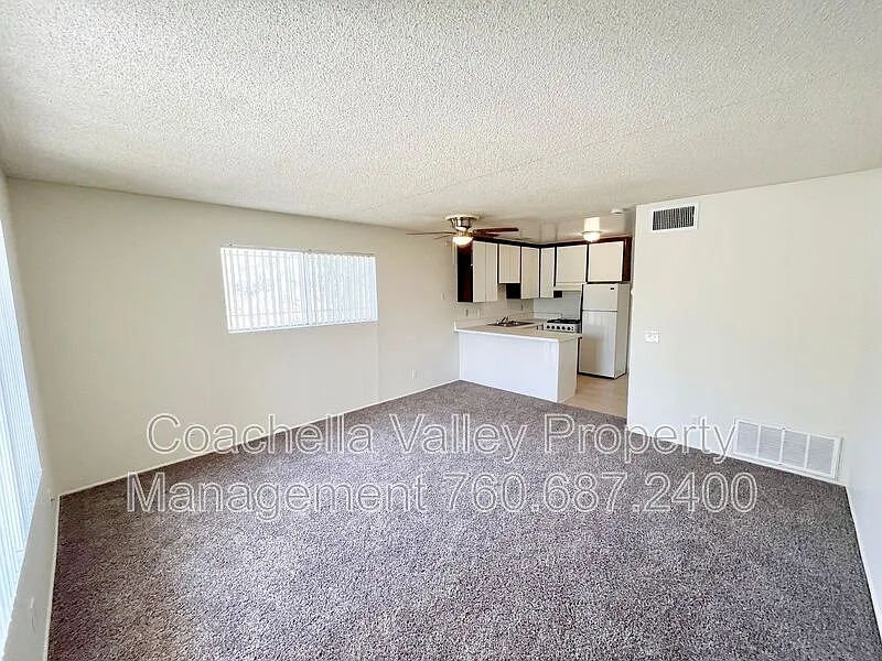 100 W Via Olivera — Photo 2