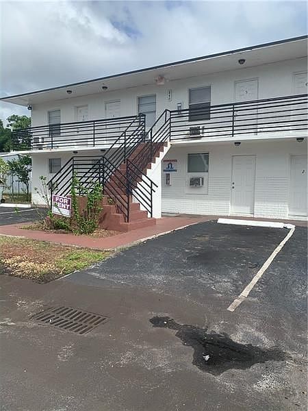 1st image of 840 NW 5th Ave #4