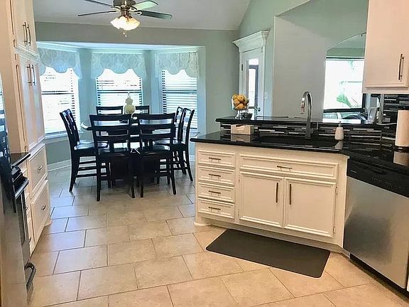 4th image of 105 Baileys Ct