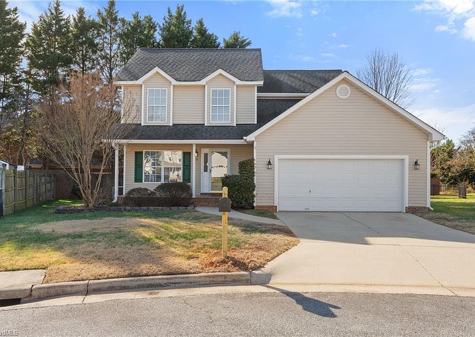 1st image of 15 Wimbledon Ln