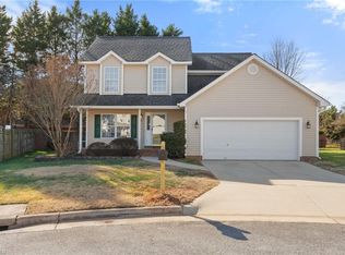 15 Wimbledon Ln, Greensboro, NC 27455