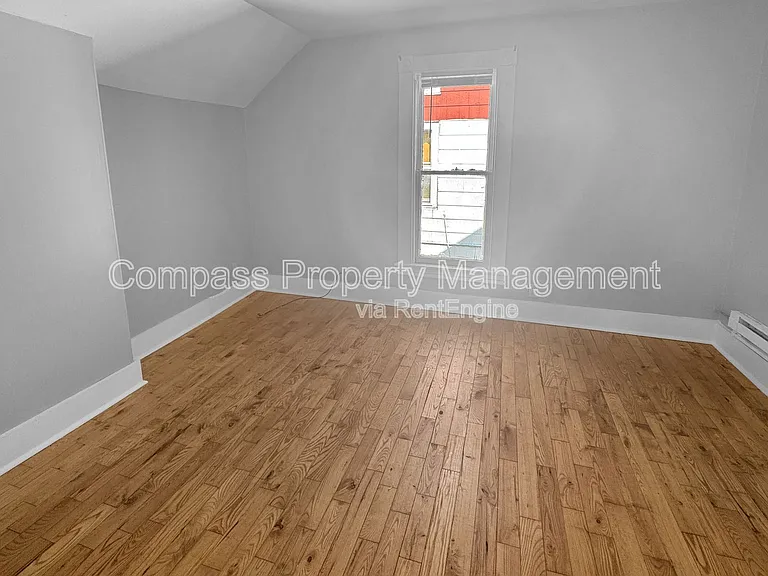 309 Eastern Ave SE #2 — Photo 4