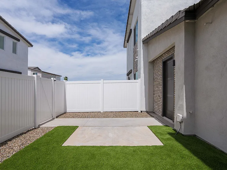 Corsica Villas at 20th Street — Photo 18