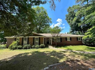 303 Claremont Dr, Gadsden, AL 35901
