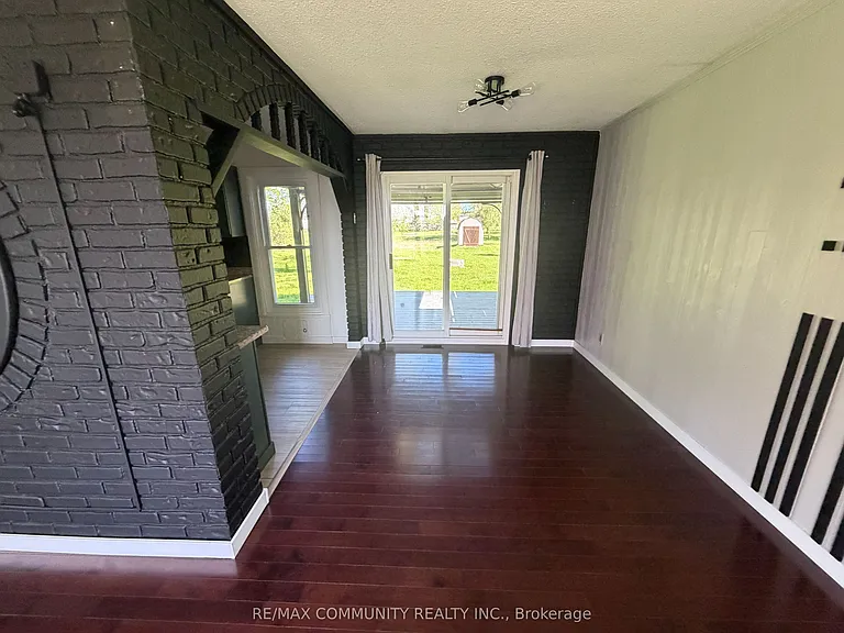 2292 Hamilton Rd — Photo 8