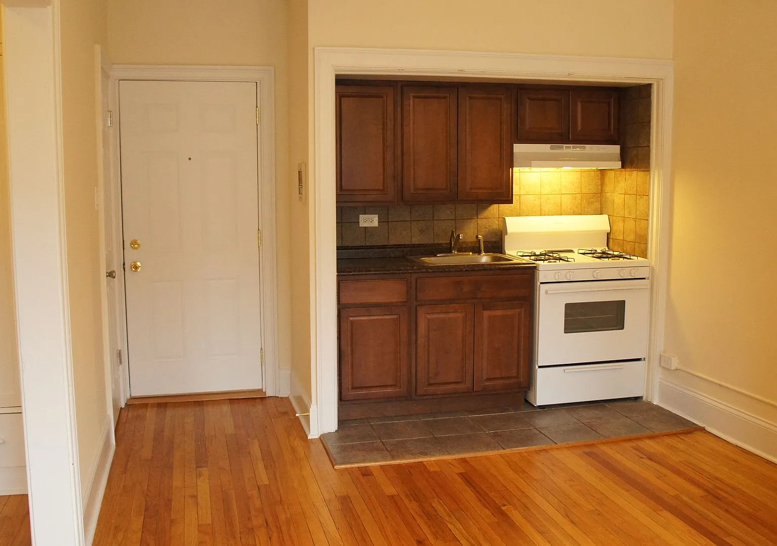 2715 NMA LLC — Photo 4