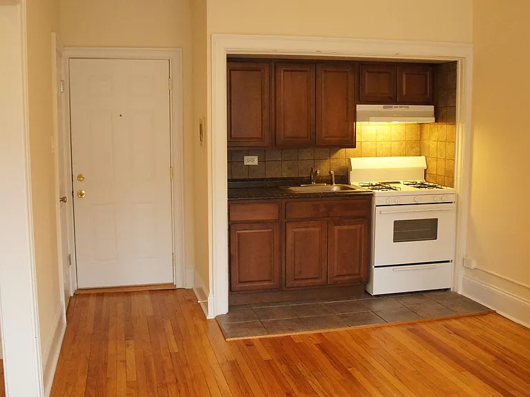 2715 NMA LLC — Photo 2