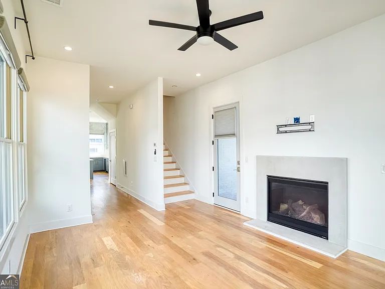 157 Ravenhurst Ln — Photo 18