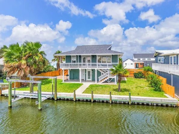 1855 Bay Shore Dr, Rockport, TX 78382