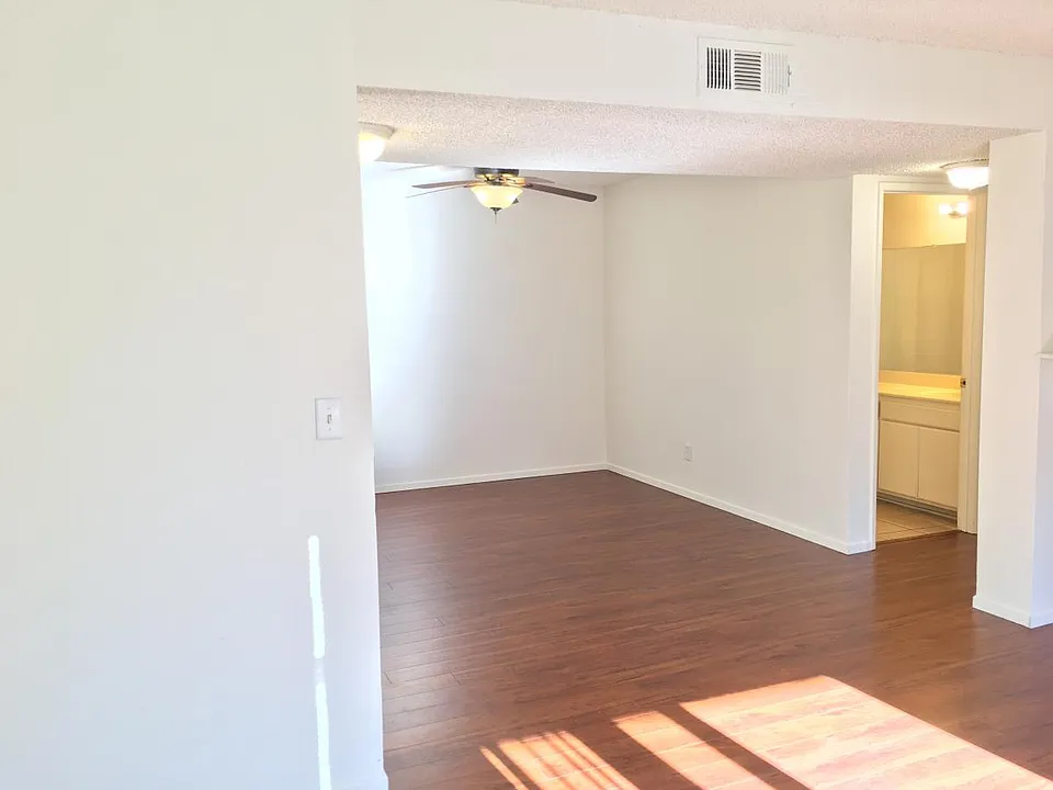 8327 Vineyard Ave #3