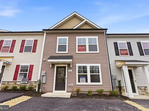 107 Courthouse Dr, Martinsburg, WV 25404