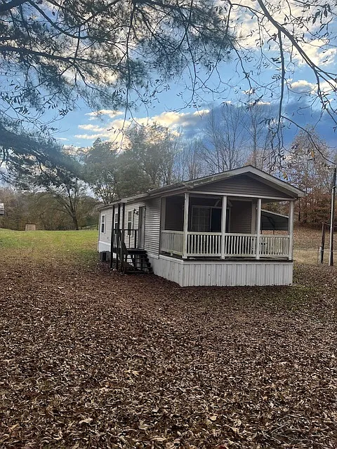 Photo 2 of 12 - 587 Sales Landing Rd - Camden, TN Building Photo - 587 Sales Landing Rd