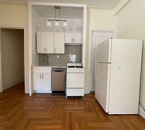2nd image of 36 Plaza St E APT 2G