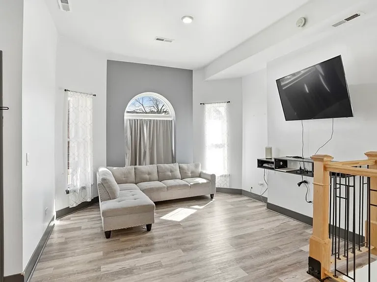 3248 W Maypole Ave #1A — Photo 6