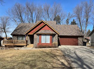 1964 Willow Ave, Worthington, MN 56187