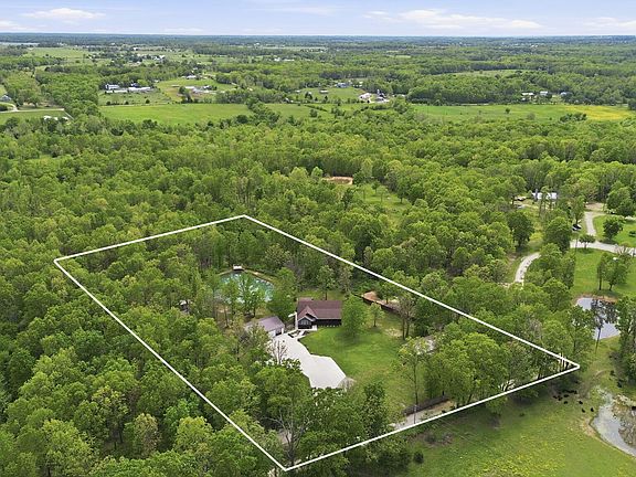 3rd image of 3759 Skyline Road