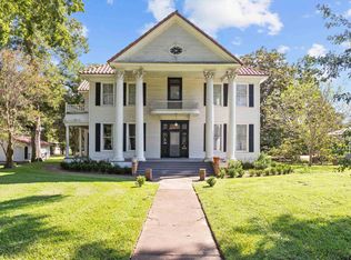 909 E Goliad Ave, Crockett, TX 75835