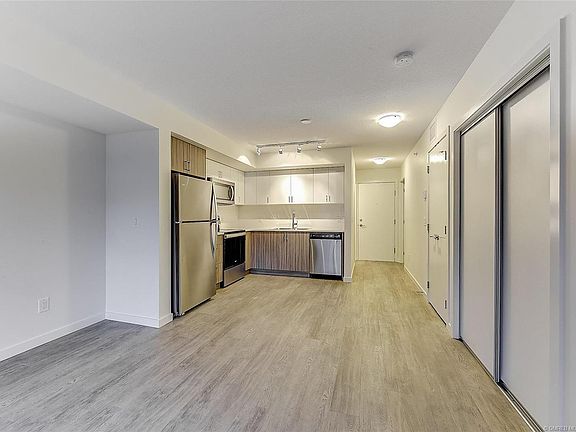 4th image of 625 Academy Way Penthouse 15