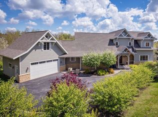8 Trillium Ln, Galena, IL 61036