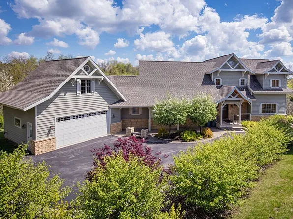 8 Trillium Ln, Galena, IL 61036