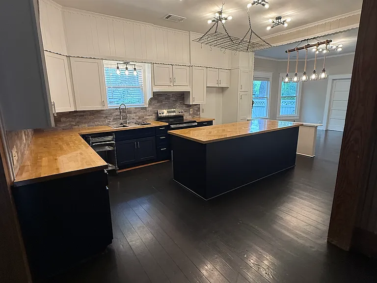 503 Jefferson St — Photo 4