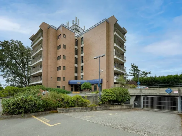 4030 Quadra St #201, Saanich, BC V8X 1K2