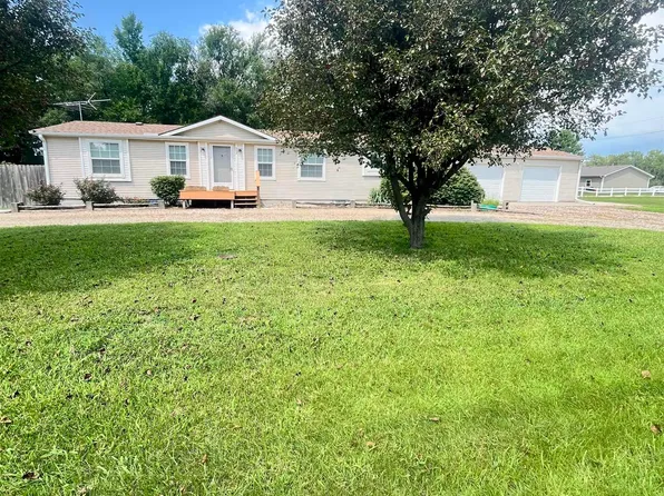 902 2nd St, Americus, KS 66835