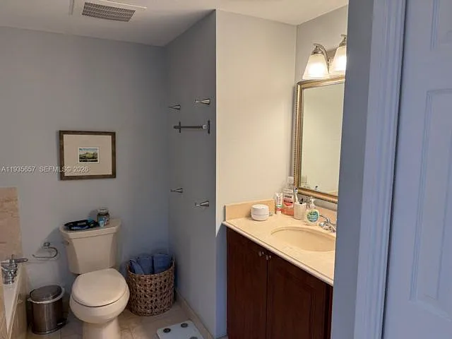 101 Sidonia Ave — Photo 9