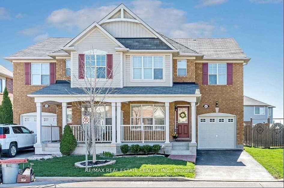 1st image of 904 Zelinsky Cres
