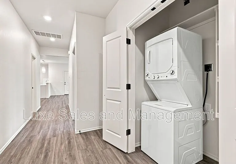 10912 Oak Hollow Dr — Photo 15