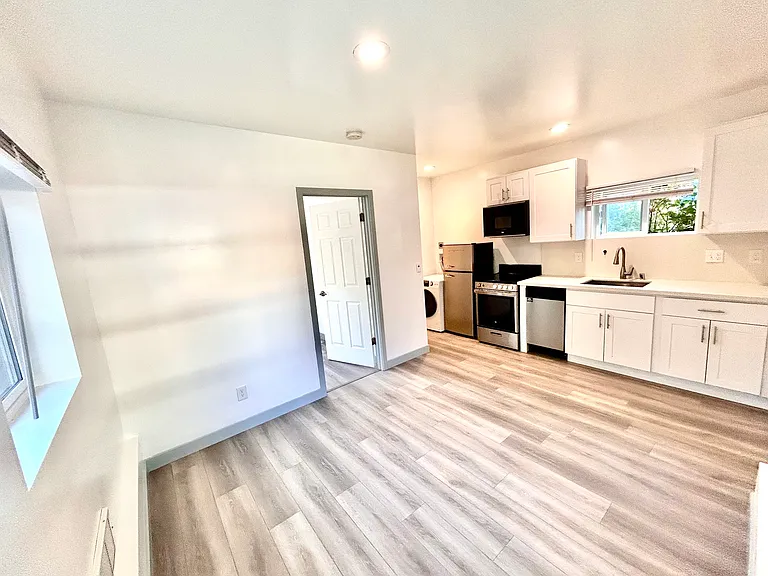 9222 Mary Ave NW #B — Photo 12