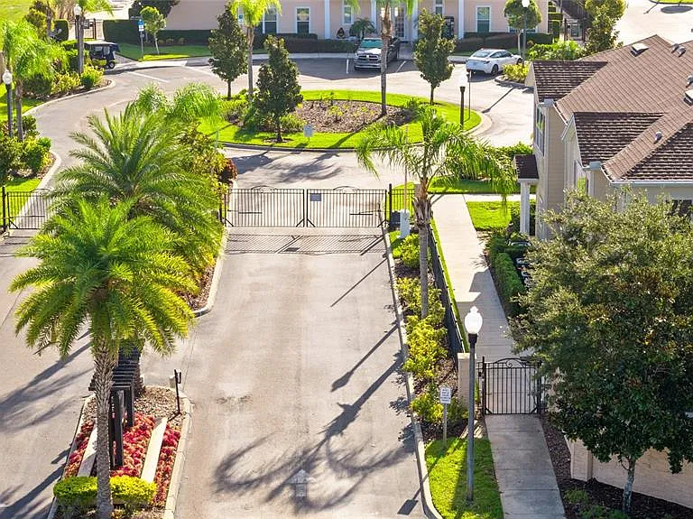8945 Shine Dr — Photo 27