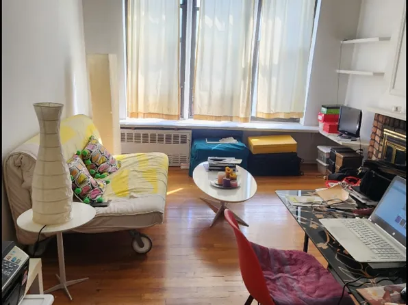 515 East 83rd Street image 1 of 4