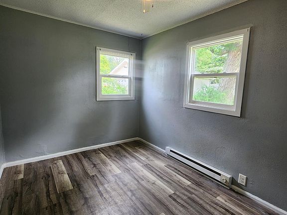 4th image of 1106 N Elm St