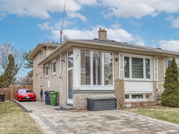 270 Roywood Dr, Toronto, ON M3A 2E6