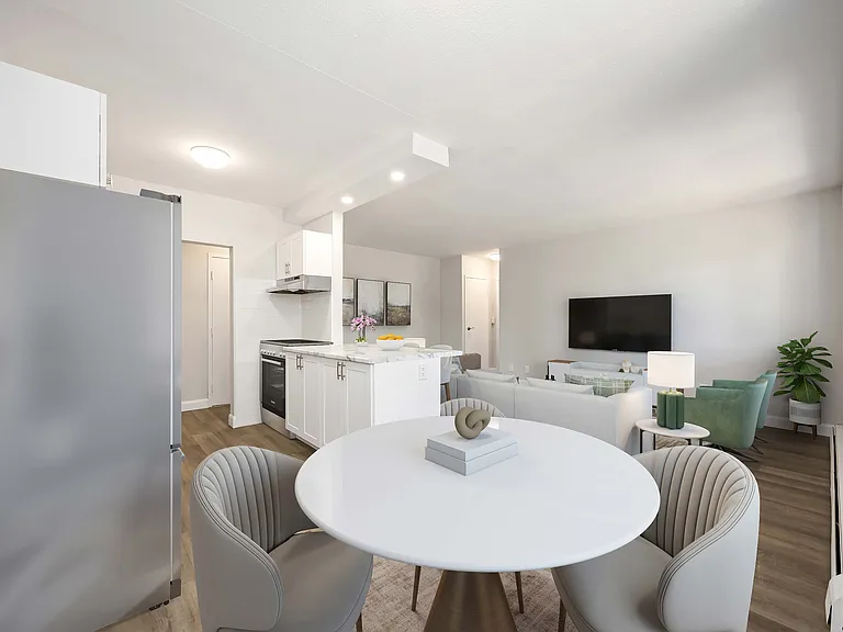 810 Trillium Park — Photo 4