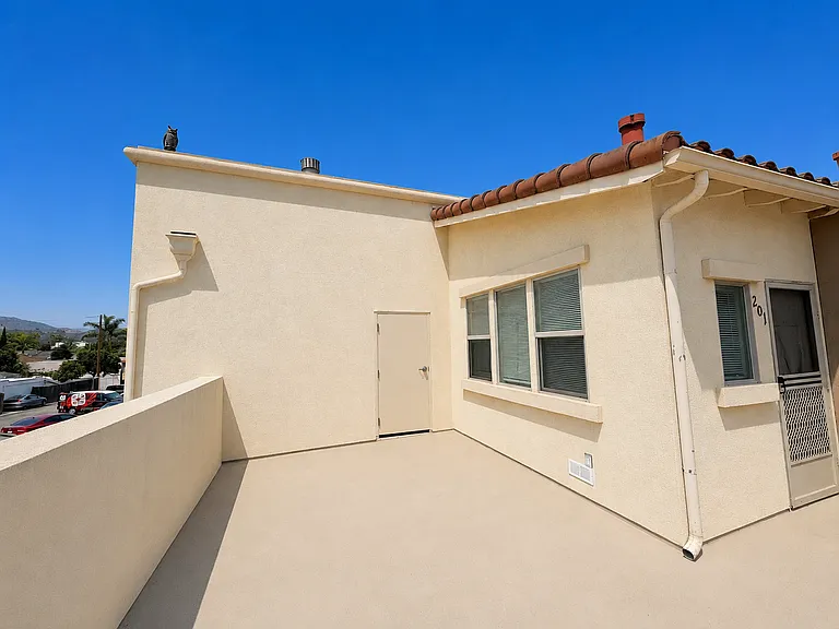 1073 N Ventura Ave #&-32 — Photo 19