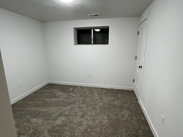 670 Cherry Hill Dr #B — Photo 11