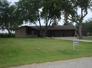 23015 150th St, Parkersburg, IA 50665