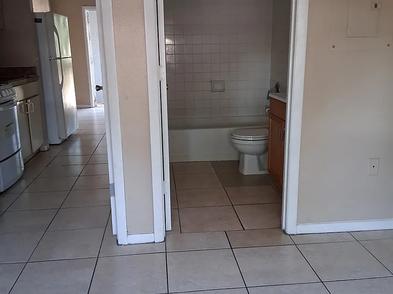 27 W Crystal Ave #202 — Photo 5