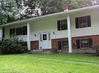 2131 Fountain Ct, Yorktown Heights, NY 10598