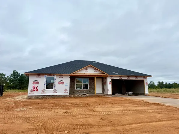 1165 Makayla Ln, Wedgefield, SC 29168