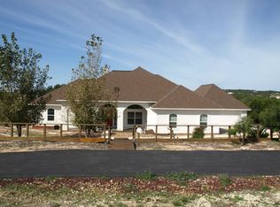 221 Lipizzan Ln, Spring Branch, TX 78070