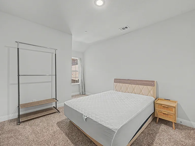 537 Hutchinson Ln — Photo 25